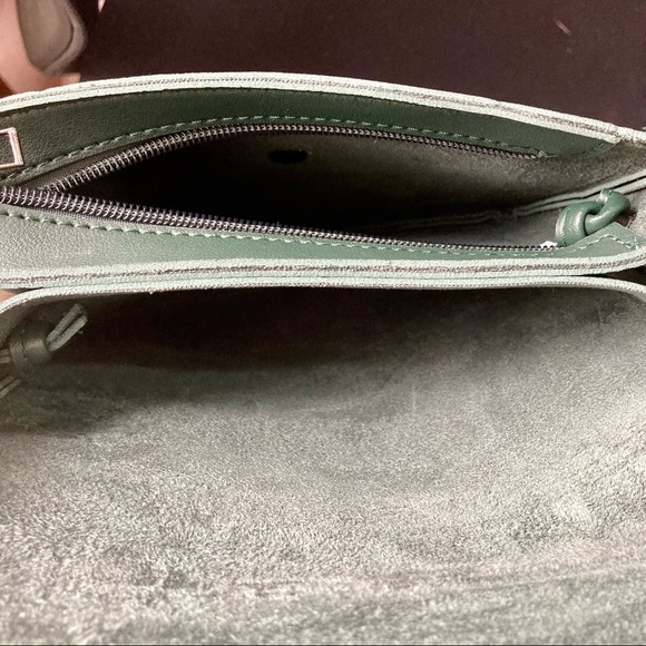 Green sling bag - Picture 3 of 3